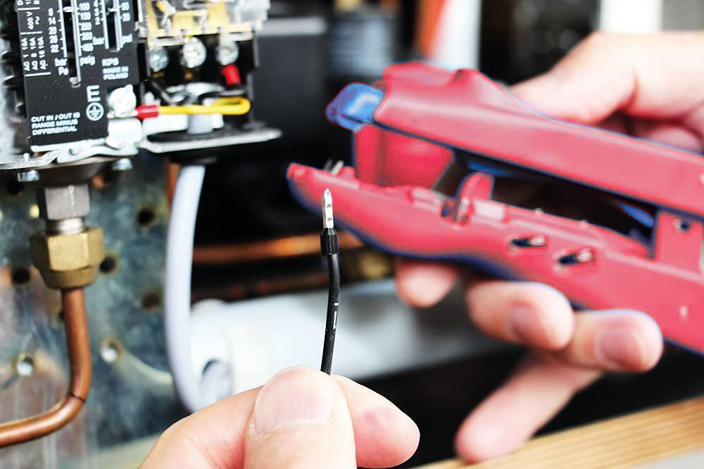 ドイツ製 多機能絶縁ストリッパー 0.5~6mm² WE300